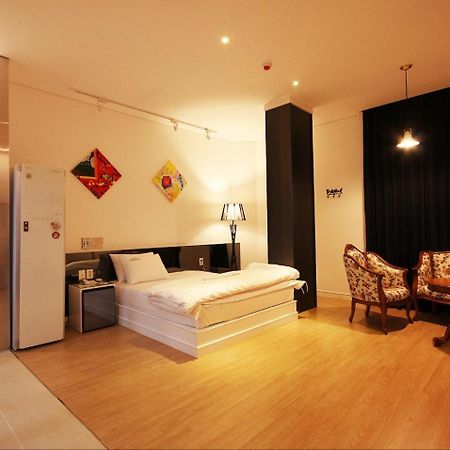 Hotel Insomnia Daegu Bagian luar foto
