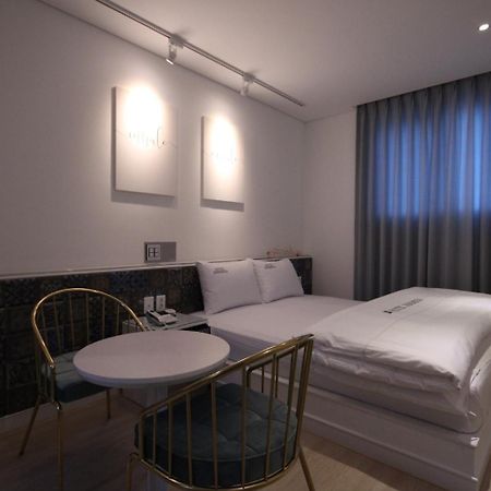 Hotel Insomnia Daegu Bagian luar foto