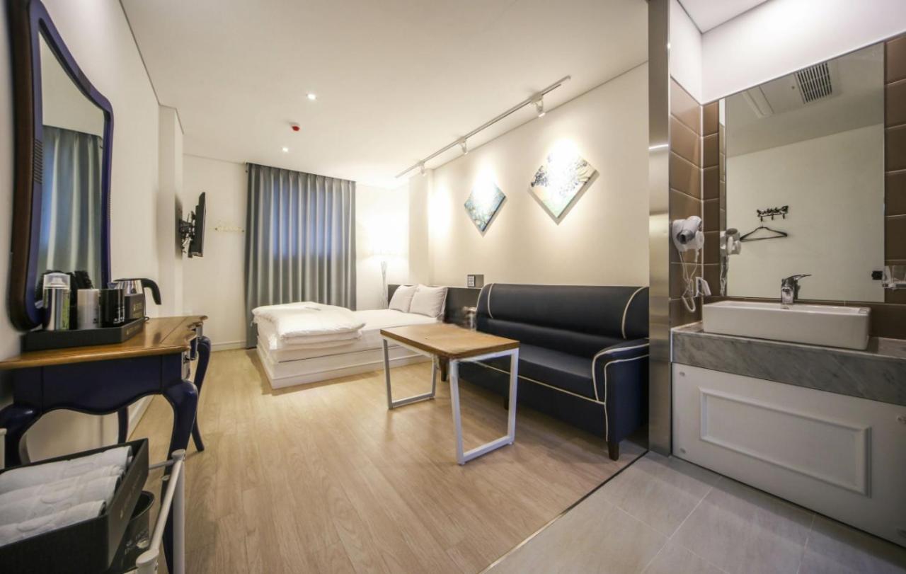Hotel Insomnia Daegu Bagian luar foto