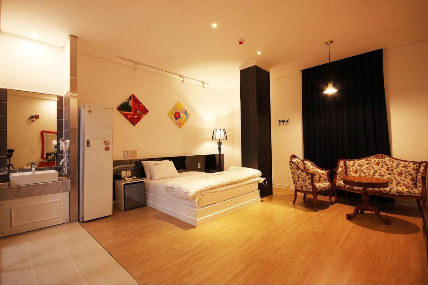 Hotel Insomnia Daegu Bagian luar foto